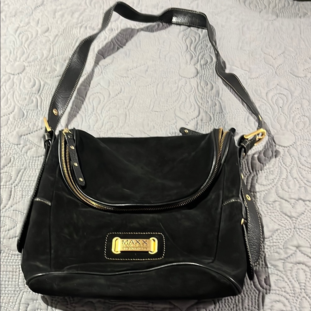 Maxx New York Elegant Black Shoulder Bag
